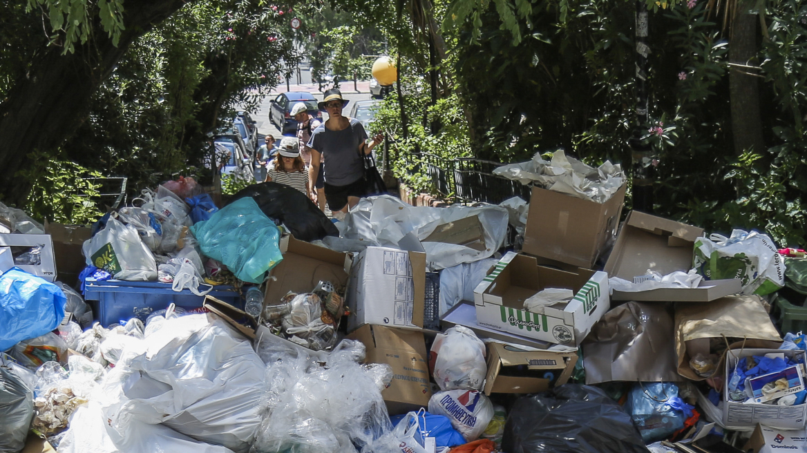 Ο Πατούλης ζητά λύση για τα σκουπίδια: Με τη δημόσια υγεία δεν επιτρέπεται να παίζει κανείς